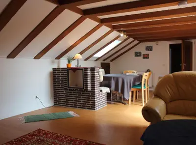 Ein Sitzbereich in der Unterkunft Waldhaus Hahnenklee