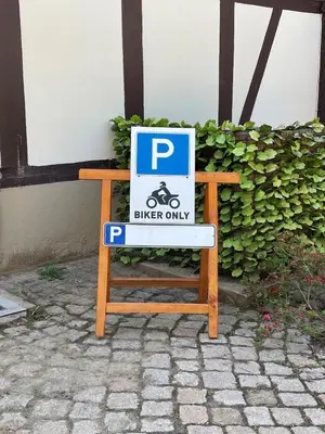 Ein Zertifikat, Auszeichnung, Logo oder anderes Dokument, das in der Unterkunft Hotel Goldene Krone ausgestellt ist
