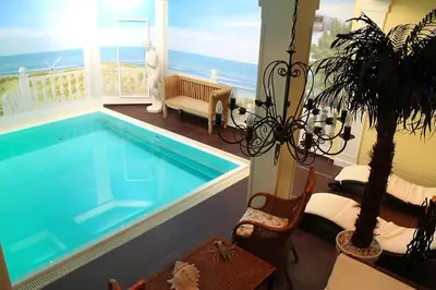 Der Swimmingpool an oder in der Nähe von Parkhotel Fischer
