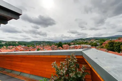 Ein allgemeiner Bergblick oder ein Berglick von der Ferienwohnung aus