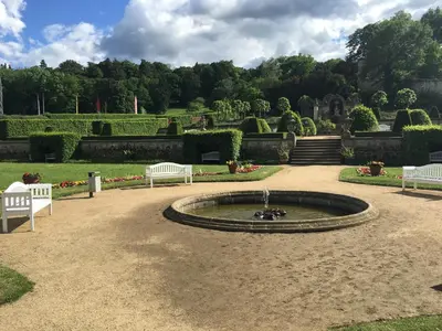 Ein Garten an der Unterkunft Kurhotel Fürstenhof by David
