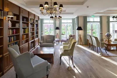 Ein Sitzbereich in der Unterkunft Naturresort & Spa Schindelbruch