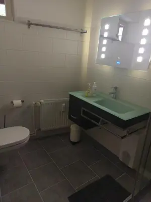 Ein Badezimmer in der Unterkunft Fewo Kaplanei