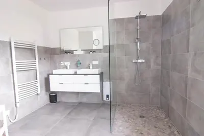 Ein Badezimmer in der Unterkunft Appartements am Bodetal