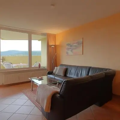 Apartment 452