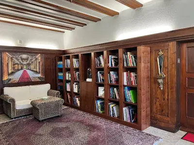 Die Bibliothek im Ferienhaus