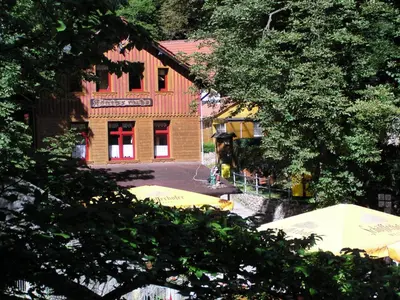 Ein Garten an der Unterkunft Ferienwohnung An der Bodetal Therme
