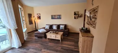 Ein Sitzbereich in der Unterkunft Ferienwohnung Aaron II inkl Bettwäsche Handtücher Endreinigung