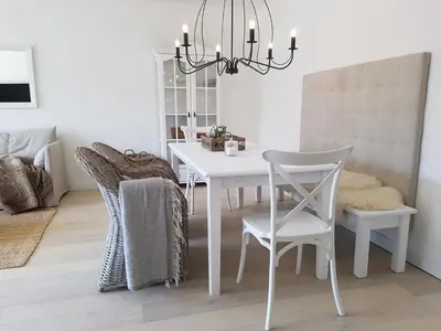 Ein Sitzbereich in der Unterkunft Ferienwohnung Wiesengrund