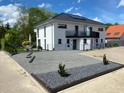 Das Gebäude in dem sich das Ferienhaus befindet