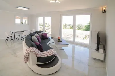 TV/Unterhaltungsangebot in der Unterkunft Designlofts Über der Stadt - Sennhütte 15