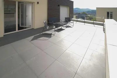 Ein allgemeiner Bergblick oder ein Berglick von der Ferienwohnung aus