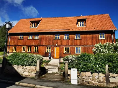 Das Gebäude in dem sich die Ferienwohnung befindet