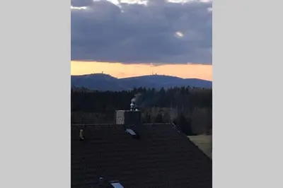 Ein allgemeiner Bergblick oder ein Berglick von der Ferienwohnung aus