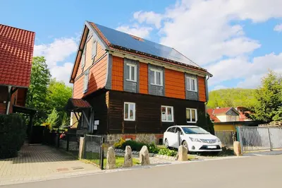 Das Gebäude in dem sich die Ferienwohnung befindet