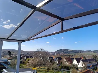Ein allgemeiner Bergblick oder ein Berglick von der Ferienwohnung aus