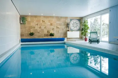Der Swimmingpool an oder in der Nähe von Landhaus Fischer