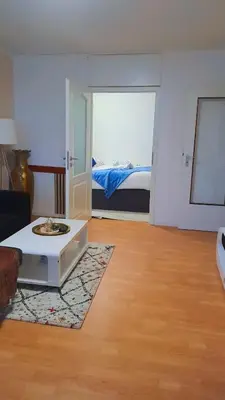 Ein Bett oder Betten in einem Zimmer der Unterkunft Dream Home-3Zimmerwohnung, großer Balkon, gegenüber der Kristall Therme