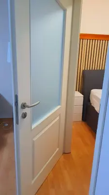 Ein Bett oder Betten in einem Zimmer der Unterkunft Dream Home-3Zimmerwohnung, großer Balkon, gegenüber der Kristall Therme