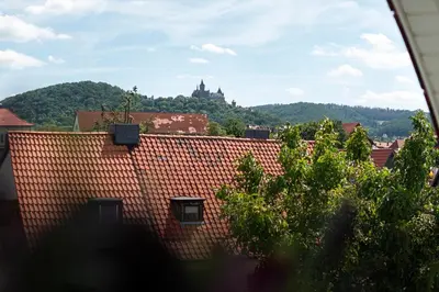 Ein allgemeiner Bergblick oder ein Berglick von der Ferienwohnung aus