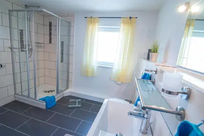 Ein Badezimmer in der Unterkunft Ferienwohnung Bergblick -KEINE MONTEURE-