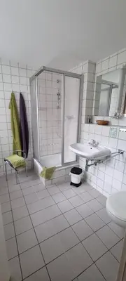 Ein Badezimmer in der Unterkunft Hotel Zum Schloss