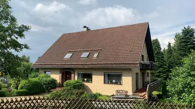 Das Gebäude in dem sich die Ferienwohnung befindet