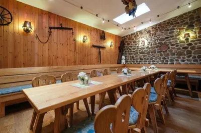 Ein Restaurant oder anderes Speiselokal in der Unterkunft Waldgasthaus & Pension Christianental
