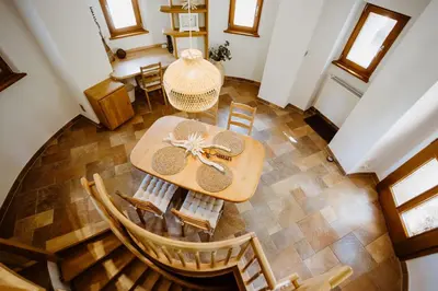 Ein Sitzbereich in der Unterkunft Ferienwohnung Wasserturm Thale
