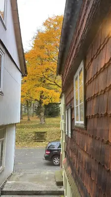 Das Gebäude in dem sich die Ferienwohnung befindet