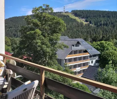 Ein allgemeiner Bergblick oder ein Berglick von der Ferienwohnung aus