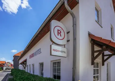 Ein Zertifikat, Auszeichnung, Logo oder anderes Dokument, das in der Unterkunft REGIOHOTEL Pfälzer Hof Wernigerode - #Familienfreundlich #PreiswertÜbernachten #Harzurlaub #FreeParking ausgestellt ist