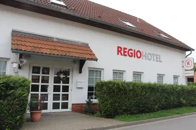 Ein Zertifikat, Auszeichnung, Logo oder anderes Dokument, das in der Unterkunft REGIOHOTEL Pfälzer Hof Wernigerode - #Familienfreundlich #PreiswertÜbernachten #Harzurlaub #FreeParking ausgestellt ist