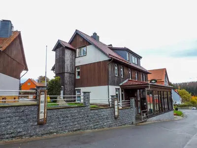 Das Gebäude in dem sich die Ferienwohnung befindet