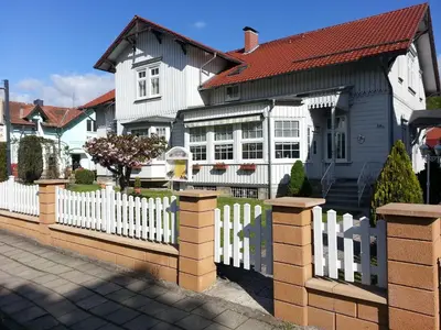 Das Gebäude in dem sich die Pension befindet