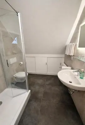 Ein Badezimmer in der Unterkunft Hotel Zum Klosterfischer