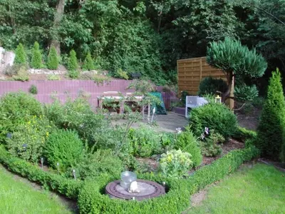 Ein Garten an der Unterkunft Halmis FeWo
