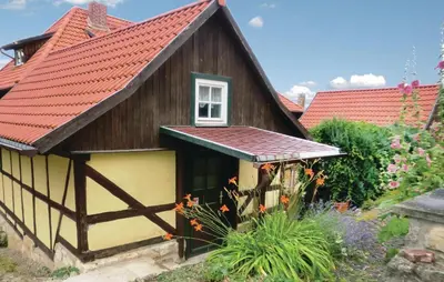 Das Gebäude in dem sich das Ferienhaus befindet