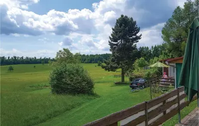 Ein Garten an der Unterkunft Ferienhäuser J