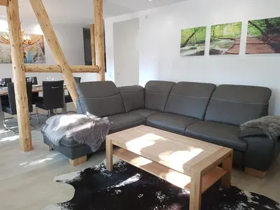 Ein Sitzbereich in der Unterkunft Ferienwohnung am Jungbrunnen 1