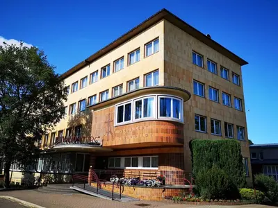 Das Gebäude in dem sich die Pension befindet