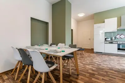 Küche/Küchenzeile in der Unterkunft WR Grüne Ferienwohnung in der alten Apotheke
