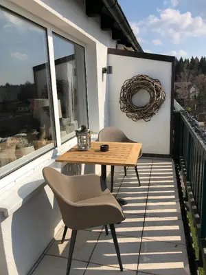 Ein Balkon oder eine Terrasse in der Unterkunft HOME Suites Maisonette mit Sauna
