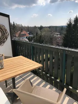 Ein Balkon oder eine Terrasse in der Unterkunft HOME Suites Maisonette mit Sauna