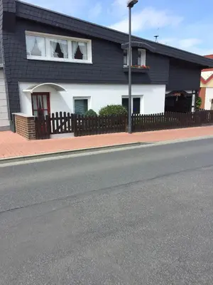 Das Gebäude in dem sich die Ferienwohnung befindet