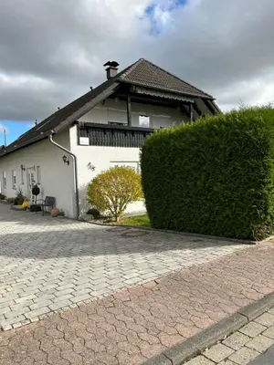 Das Gebäude in dem sich die Ferienwohnung befindet