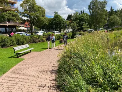 Ein Garten an der Unterkunft Steinmännchen Ferienwohnung
