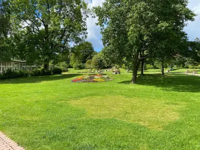 Ein Garten an der Unterkunft Steinmännchen Ferienwohnung