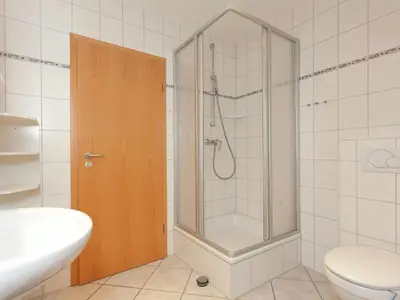 Ein Badezimmer in der Unterkunft Ferienhaus mit Wellnessbereich in Elend