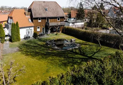 Ein Garten an der Unterkunft Pension Kristall